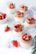 Panna cotta dessert